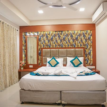 Pine Tree Boutique Hotel Chennai Exteriör bild