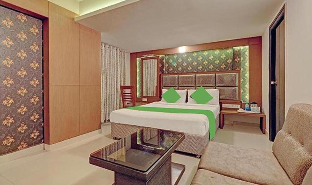 Pine Tree Boutique Hotel Chennai Exteriör bild