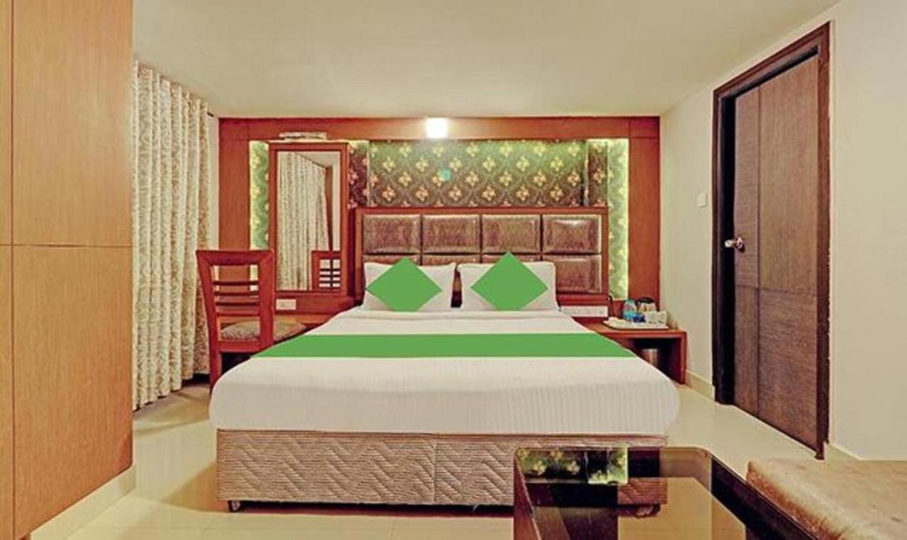 Pine Tree Boutique Hotel Chennai Exteriör bild