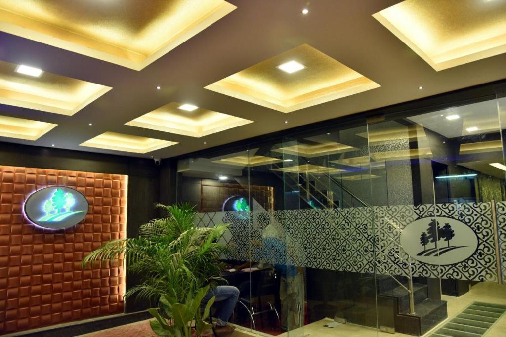 Pine Tree Boutique Hotel Chennai Exteriör bild