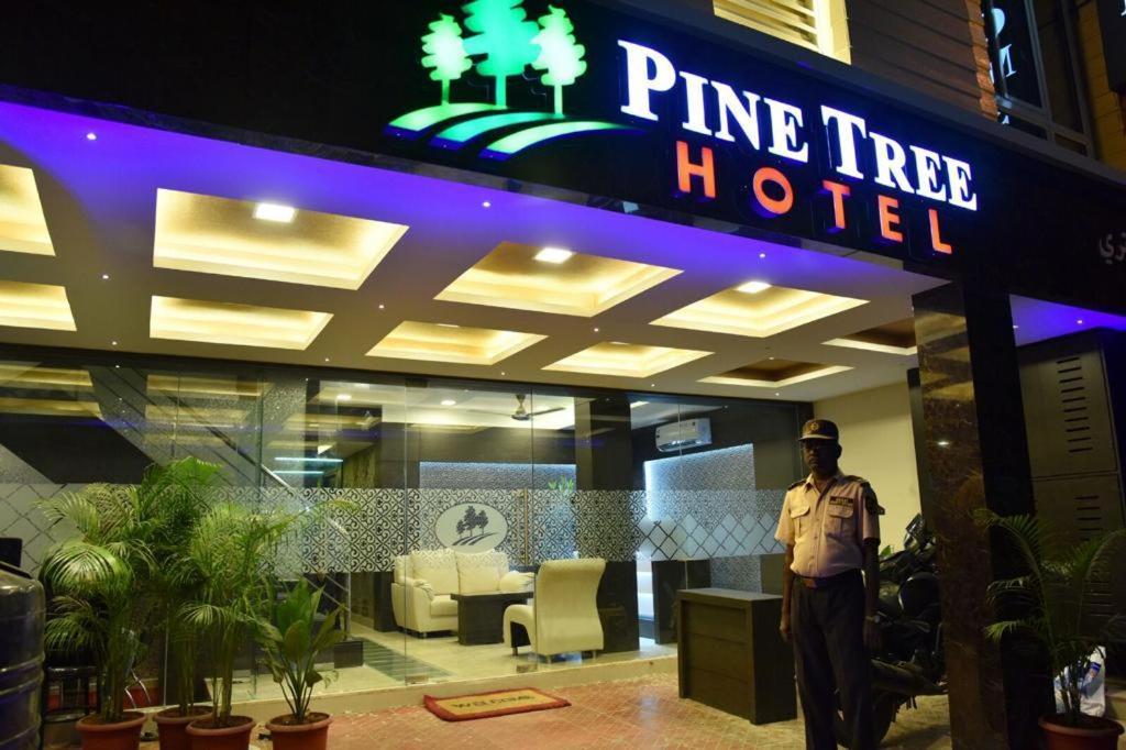 Pine Tree Boutique Hotel Chennai Exteriör bild