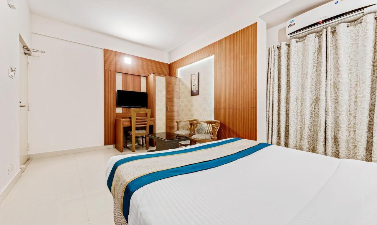 Pine Tree Boutique Hotel Chennai Exteriör bild