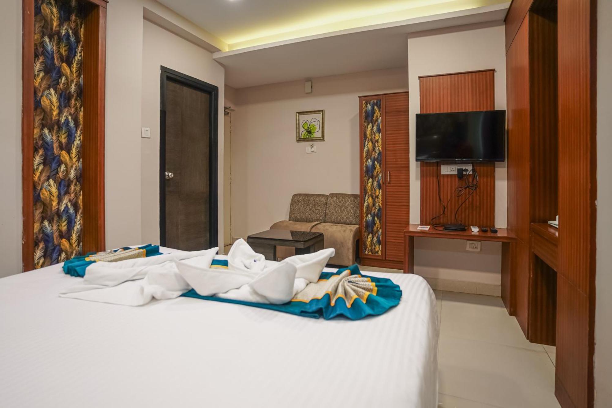 Pine Tree Boutique Hotel Chennai Exteriör bild