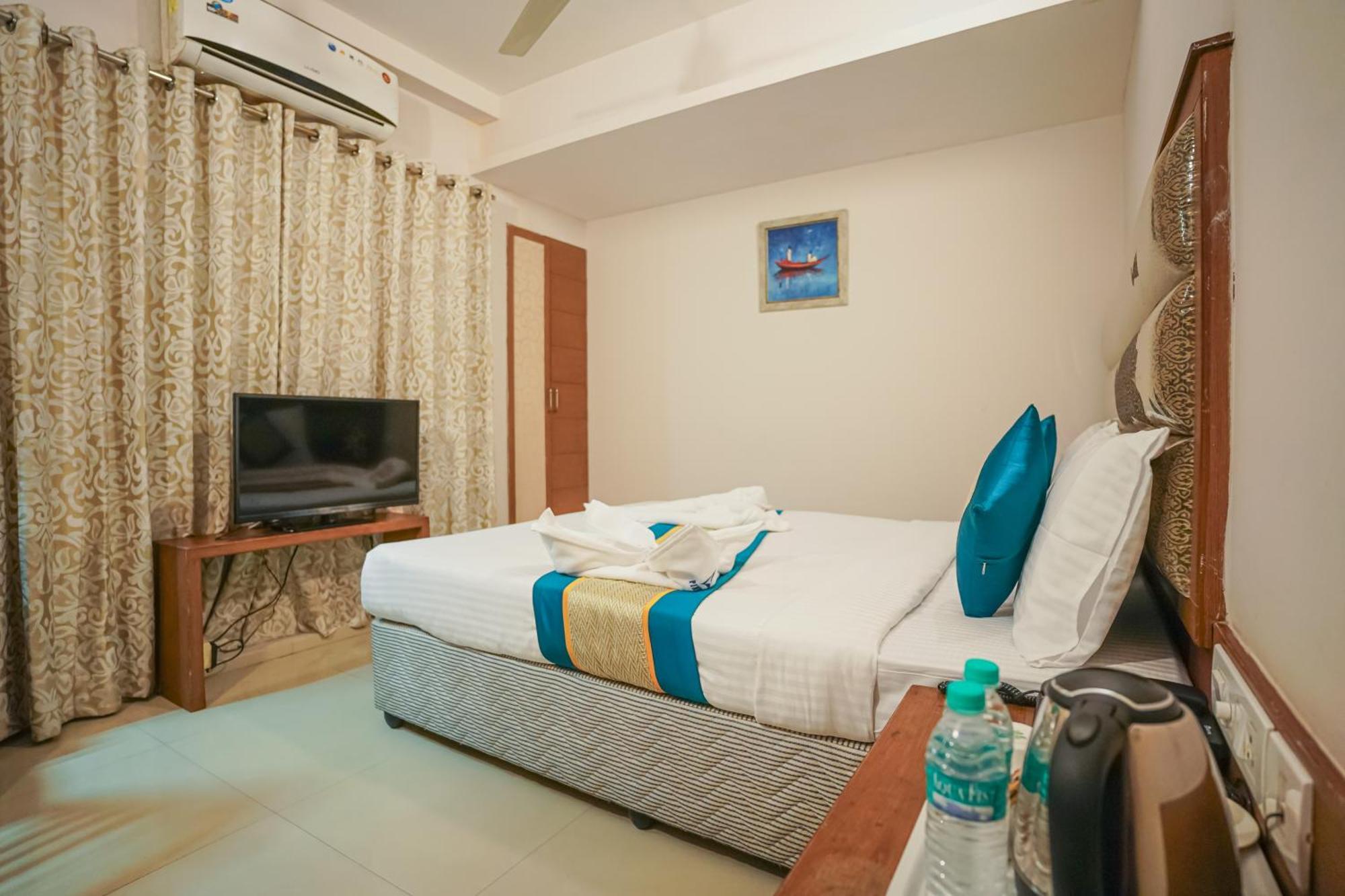 Pine Tree Boutique Hotel Chennai Exteriör bild
