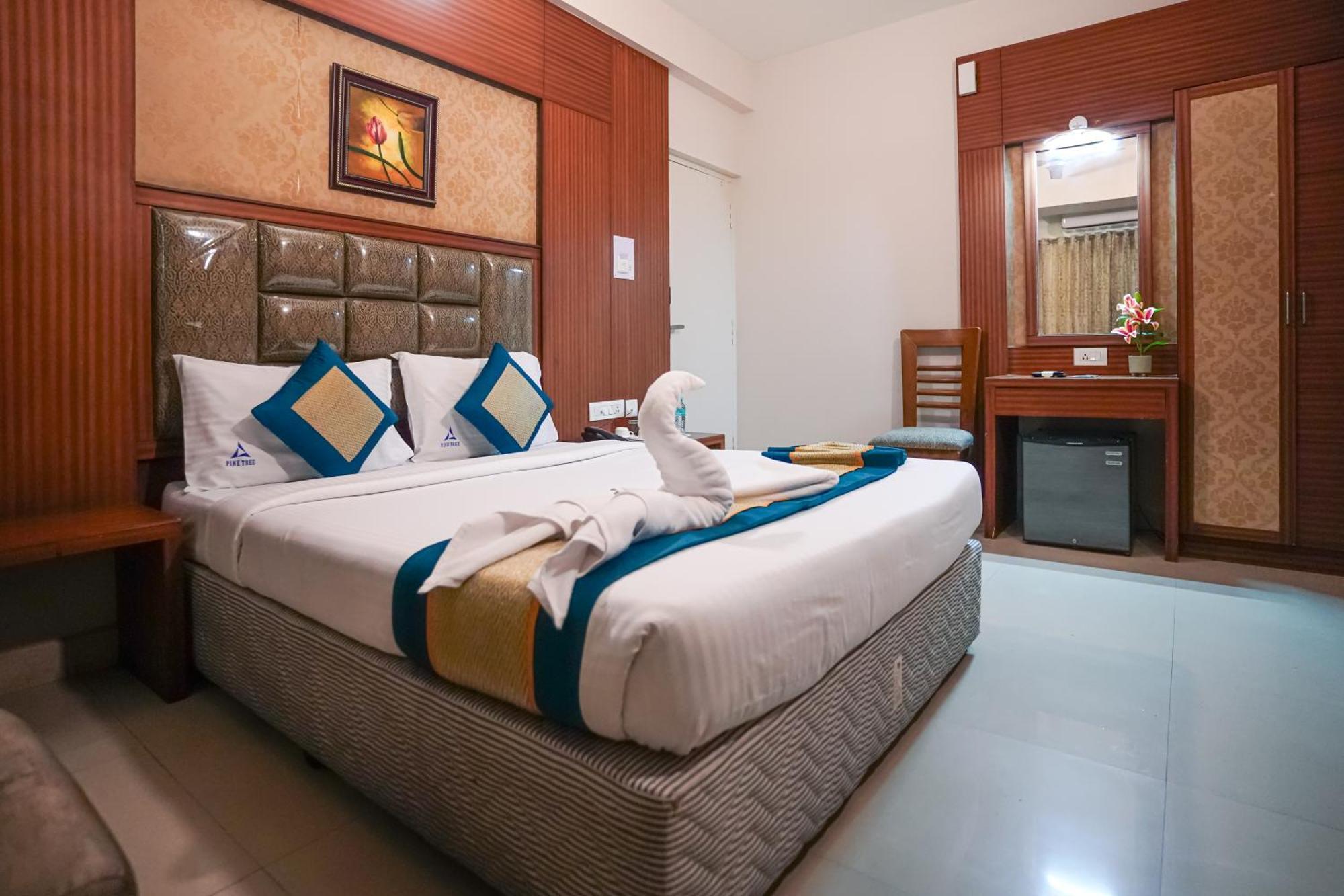 Pine Tree Boutique Hotel Chennai Exteriör bild